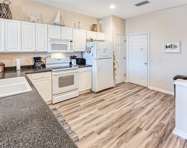 1080 Hampton Circle - Photo Thumbnail 5