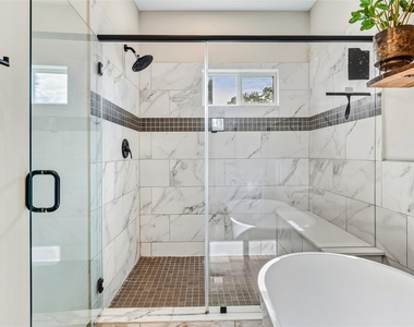5202 Pinemont Creek Lane - Photo Thumbnail 10