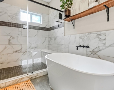 5202 Pinemont Creek Lane - Photo Thumbnail 11
