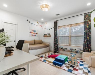 5202 Pinemont Creek Lane - Photo Thumbnail 17