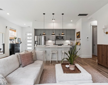5202 Pinemont Creek Lane - Photo Thumbnail 3
