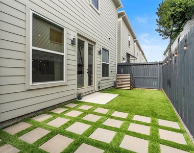 5202 Pinemont Creek Lane - Photo Thumbnail 2