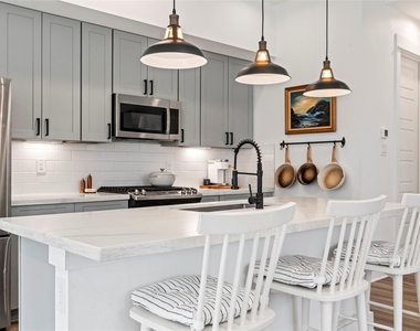 5202 Pinemont Creek Lane - Photo Thumbnail 4