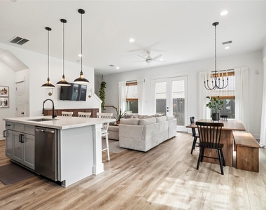 5202 Pinemont Creek Lane - Photo Thumbnail 6