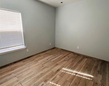 1735 Briarbrook - Photo Thumbnail 9