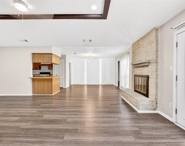 11103 Bellerive Drive - Photo Thumbnail 7