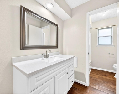 11103 Bellerive Drive - Photo Thumbnail 26