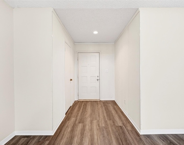 11103 Bellerive Drive - Photo Thumbnail 3