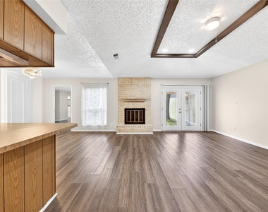 11103 Bellerive Drive - Photo Thumbnail 6