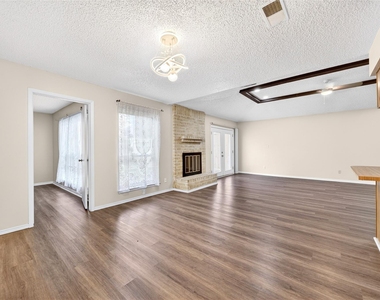 11103 Bellerive Drive - Photo Thumbnail 8