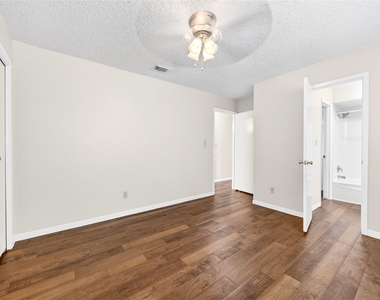 11103 Bellerive Drive - Photo Thumbnail 28