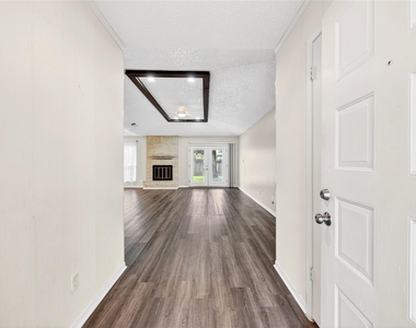 11103 Bellerive Drive - Photo Thumbnail 2