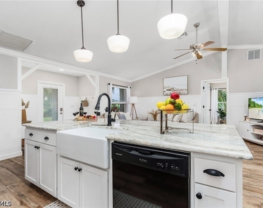 2326 Sw 27th Street - Photo Thumbnail 9