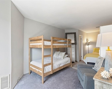 3022 Baldwin Street - Photo Thumbnail 13
