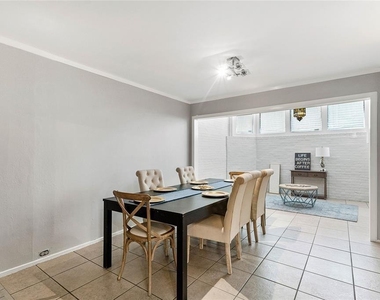 3022 Baldwin Street - Photo Thumbnail 4