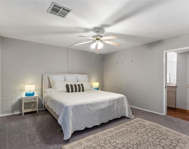 3022 Baldwin Street - Photo Thumbnail 10