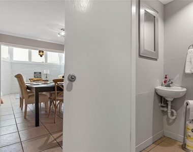 3022 Baldwin Street - Photo Thumbnail 6