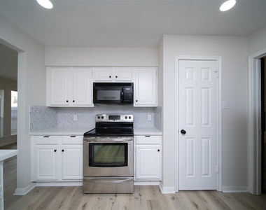 3338 Oak Branch Lane - Photo Thumbnail 9
