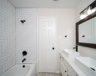 3338 Oak Branch Lane - Photo Thumbnail 17