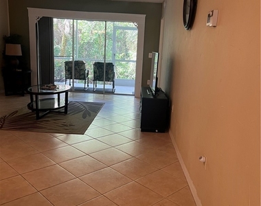 3001 Sandpiper Bay Circle - Photo Thumbnail 7