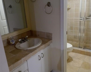 3001 Sandpiper Bay Circle - Photo Thumbnail 5
