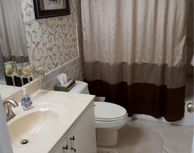 3001 Sandpiper Bay Circle - Photo Thumbnail 7