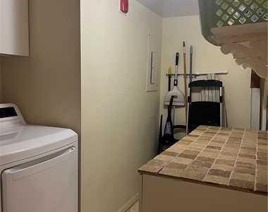 3001 Sandpiper Bay Circle - Photo Thumbnail 13