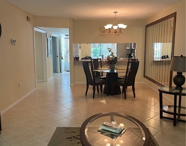 3001 Sandpiper Bay Circle - Photo Thumbnail 6