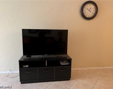 3001 Sandpiper Bay Circle - Photo Thumbnail 9