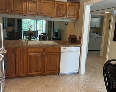 3001 Sandpiper Bay Circle - Photo Thumbnail 4