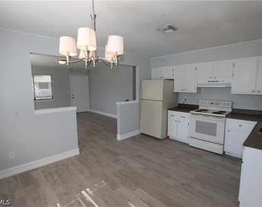 2445 Thomasson Drive - Photo Thumbnail 3