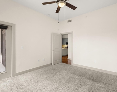 1616 W Dallas Street - Photo Thumbnail 6