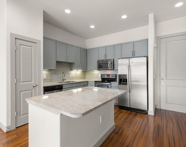 1616 W Dallas Street - Photo Thumbnail 2