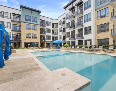 1616 W Dallas Street - Photo Thumbnail 16