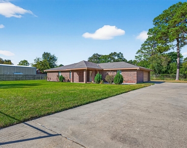 11507 Oak Valley Drive - Photo Thumbnail 2