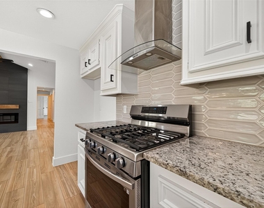 11507 Oak Valley Drive - Photo Thumbnail 19