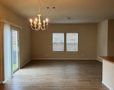 8127 Almera Falls - Photo Thumbnail 5