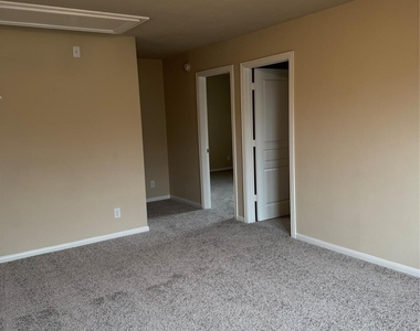 8127 Almera Falls - Photo Thumbnail 15