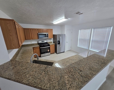 427 Remington Heights Drive - Photo Thumbnail 5