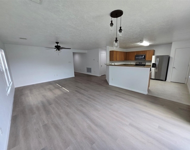 427 Remington Heights Drive - Photo Thumbnail 8