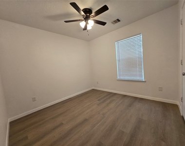 427 Remington Heights Drive - Photo Thumbnail 11