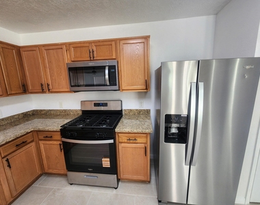 427 Remington Heights Drive - Photo Thumbnail 3