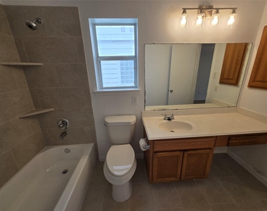427 Remington Heights Drive - Photo Thumbnail 18