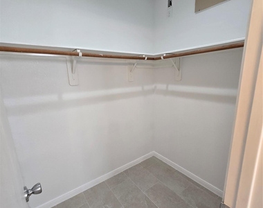 427 Remington Heights Drive - Photo Thumbnail 20