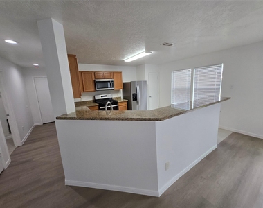 427 Remington Heights Drive - Photo Thumbnail 6