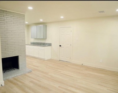 5831 Chinaberry Drive - Photo Thumbnail 2