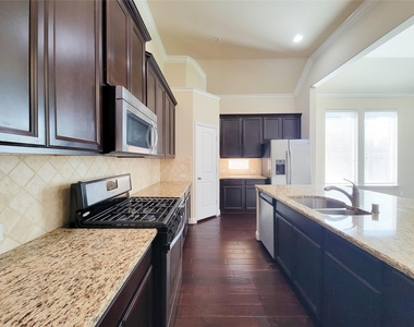 4102 Astoria Manor Lane - Photo Thumbnail 11