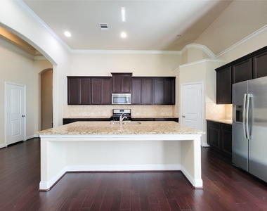 4102 Astoria Manor Lane - Photo Thumbnail 6