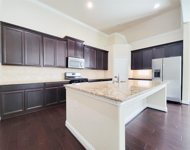 4102 Astoria Manor Lane - Photo Thumbnail 8