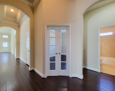 4102 Astoria Manor Lane - Photo Thumbnail 5
